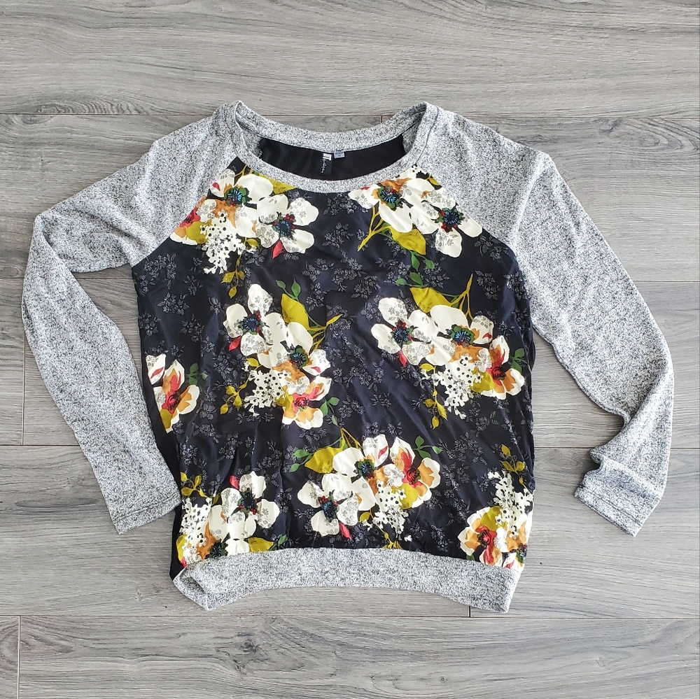 Kut from the Kloth flower top Size M